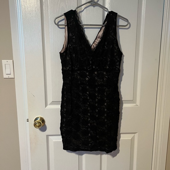 Dynamite black lace body con dress w beige underlay! Size large - Picture 4 of 4